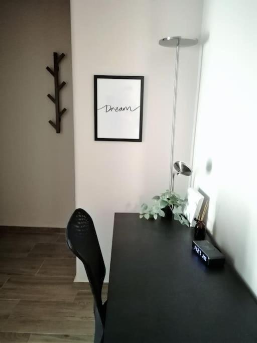 Koukaki Cozy Apartment 5 Minutes To Metro 아테네 외부 사진